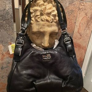 Beautiful beautiful brand new Coach shoulder bag. NEW WITH TAGS.